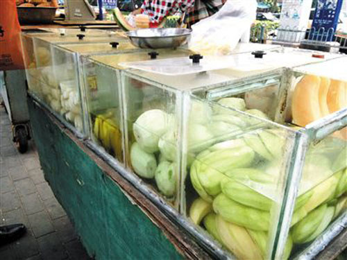 水果泡鹽水